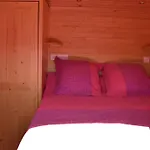 La Roulotte Des Bords De L'ance *