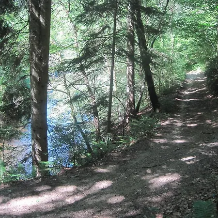 La Roulotte Des Bords De L'ance Campsite *