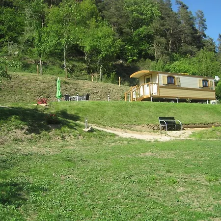 La Roulotte Des Bords De L'ance Kemping Tiranges