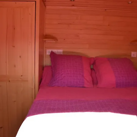 La Roulotte Des Bords De L'ance *