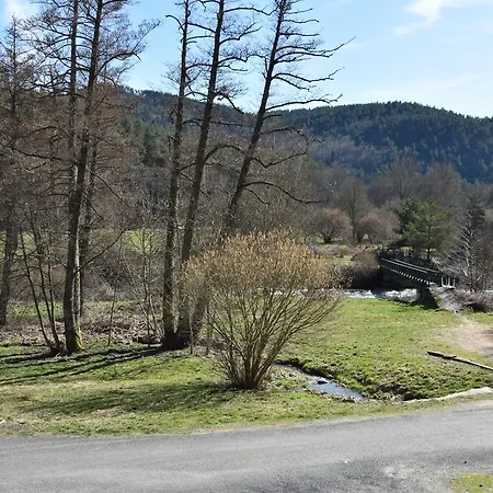 Kemping La Roulotte Des Bords De L'ance *